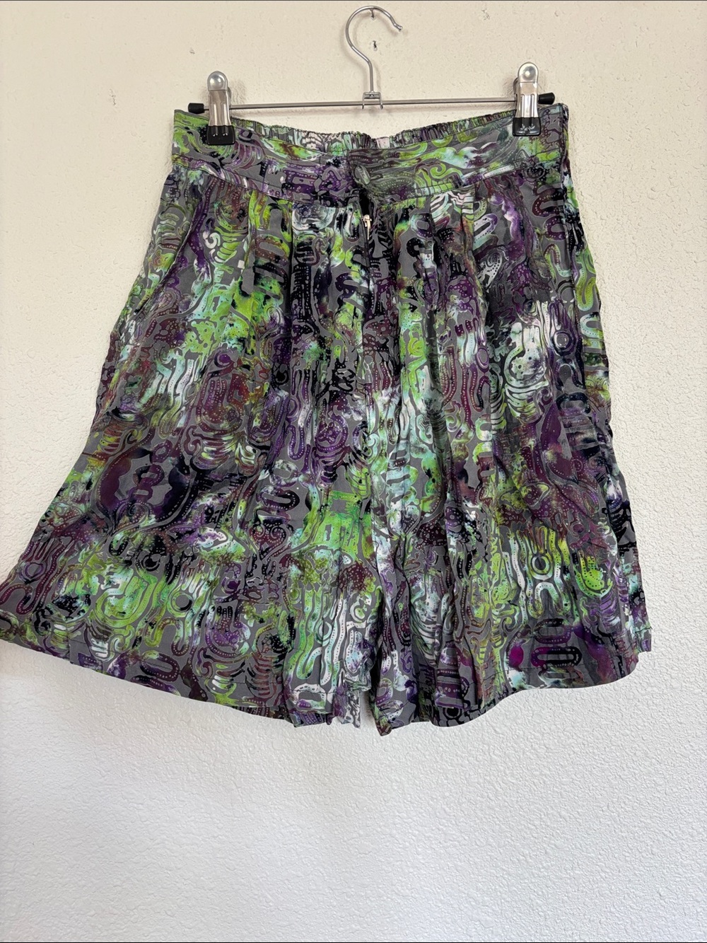90s shorts‎ abstract flowy